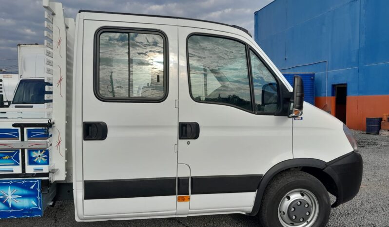 Iveco Daily 35S14 (2014) – Cabine Dupla/07 Lugares || Carroceria || completo