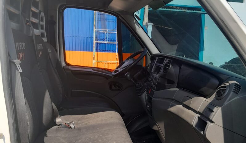 Iveco Daily City 30S13 Furgão – (2019) || COMPLETA || completo