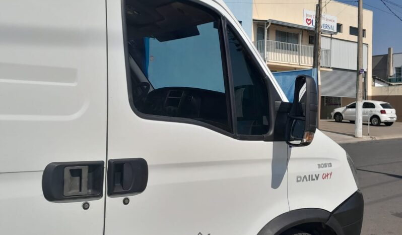 Iveco Daily City 30S13 Furgão – (2019) || COMPLETA || completo