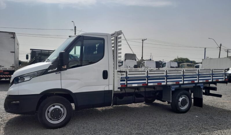 Iveco Daily 35.150 – (2022) HDCS || Carroceria de Madeira completo