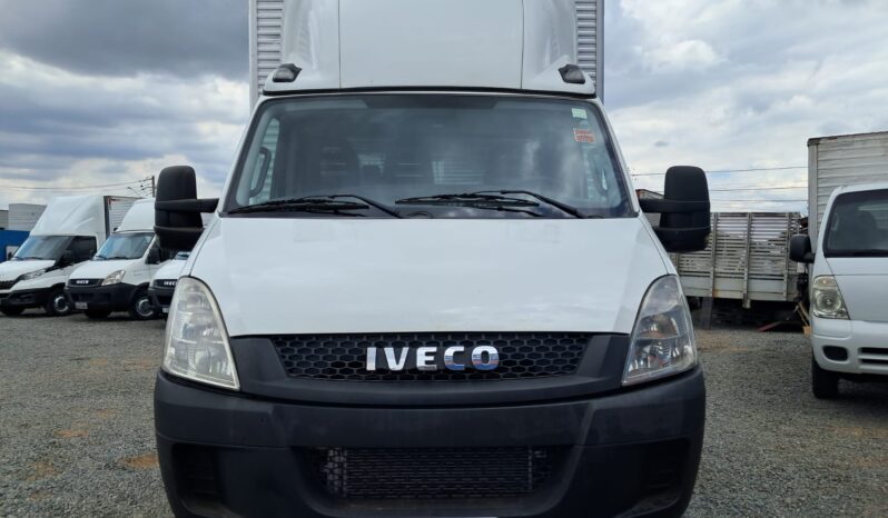 Iveco Daily 35S14 – (2018) || BAÚ CARGA SECA || completo