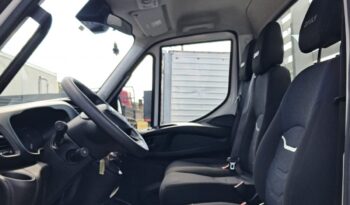 Iveco Daily 35.150 – (2022) HDCS || Carroceria de Madeira completo