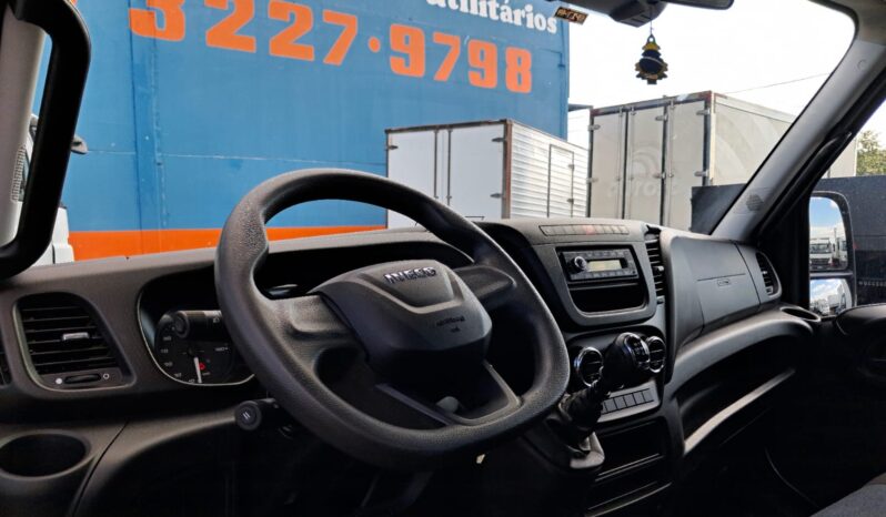 Iveco Daily 35.150 – (2022) HDCS || Carroceria de Madeira completo