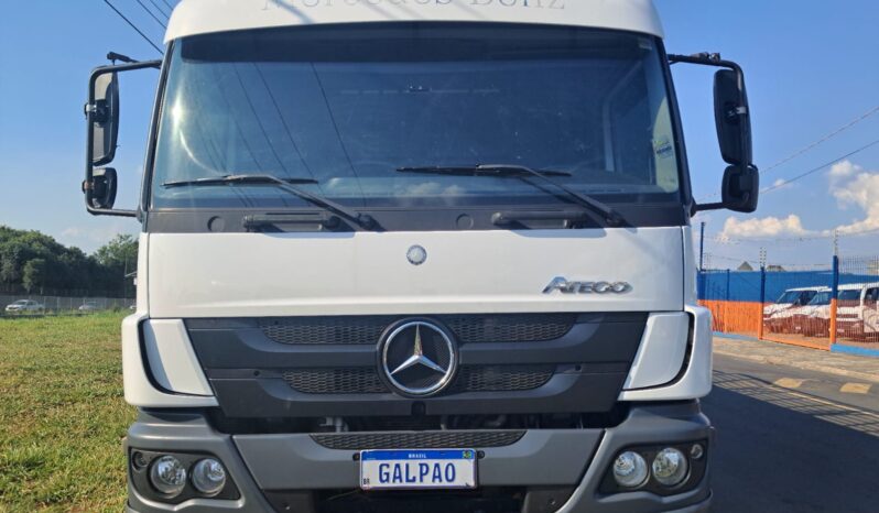 MB Atego 2426 6X2 GAIOLA SUÍNA – (2014) completo