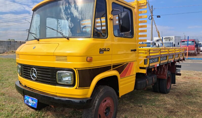 MB 608D Carroceria 4X2 – (1980) completo
