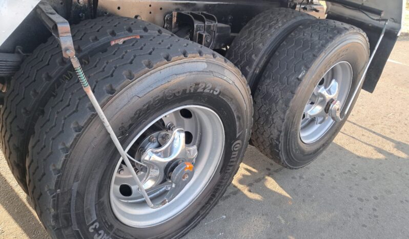 VW 24.280 CRM 6X2 – Basculante – (2012) completo