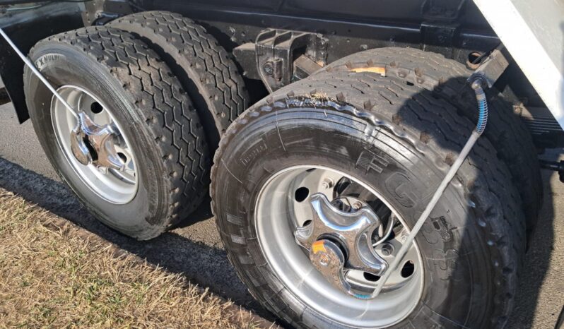 VW 24.280 CRM 6X2 – Basculante – (2012) completo