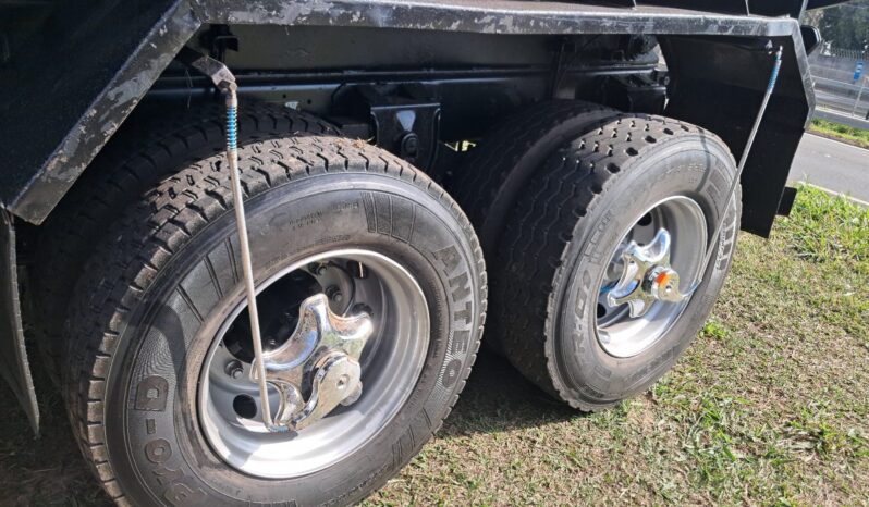 FORD CARGO 4532 6X2 CAÇAMBA 10 M³ – (2010) completo