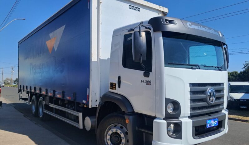VW 24.260 CRM 6X2 – Baú Sider – (2023) completo