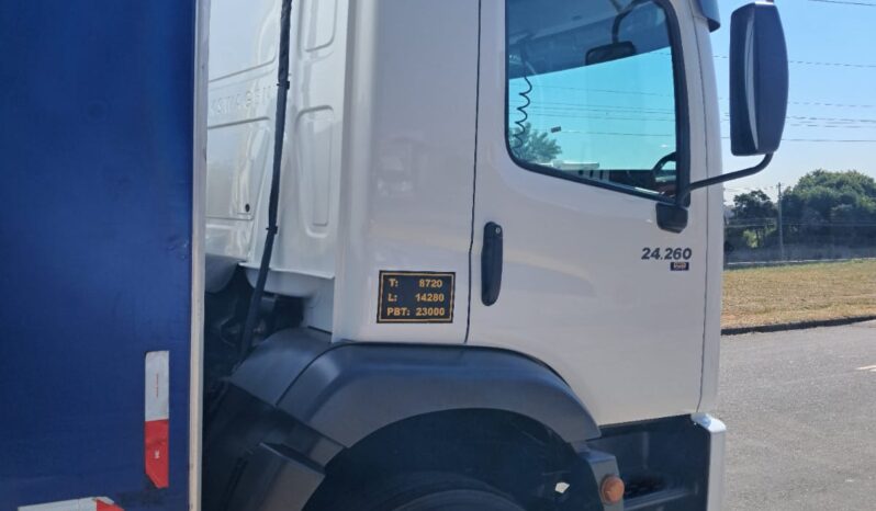 VW 24.260 CRM 6X2 – Baú Sider – (2023) completo
