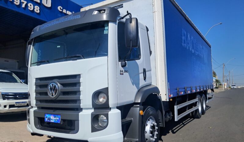 VW 24.260 CRM 6X2 – Baú Sider – (2023) completo