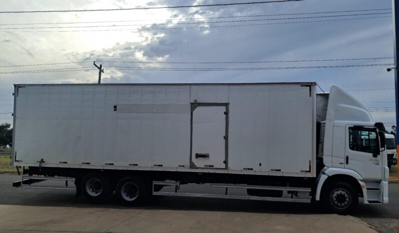 VW 24.280 6X2 CRM Prime Baú Carga Seca – (2021) completo