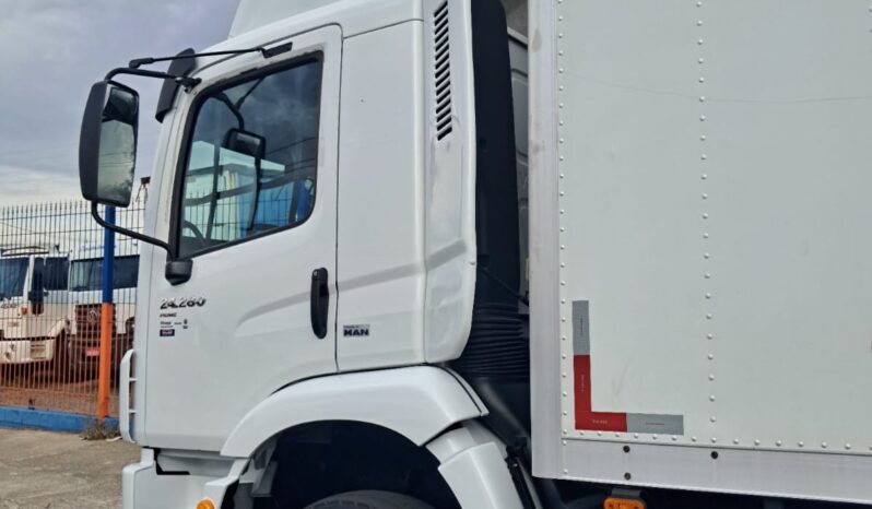 VW 24.280 6X2 CRM Prime Baú Carga Seca – (2021) completo