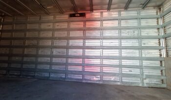 VW 8.150 Baú Carga Seca – (2002) completo