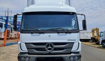 MB ATEGO 2426 6X2 Baú Carga Seca – (2019) completo