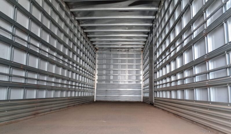 MB ATEGO 2426 6X2 Baú Carga Seca – (2019) completo