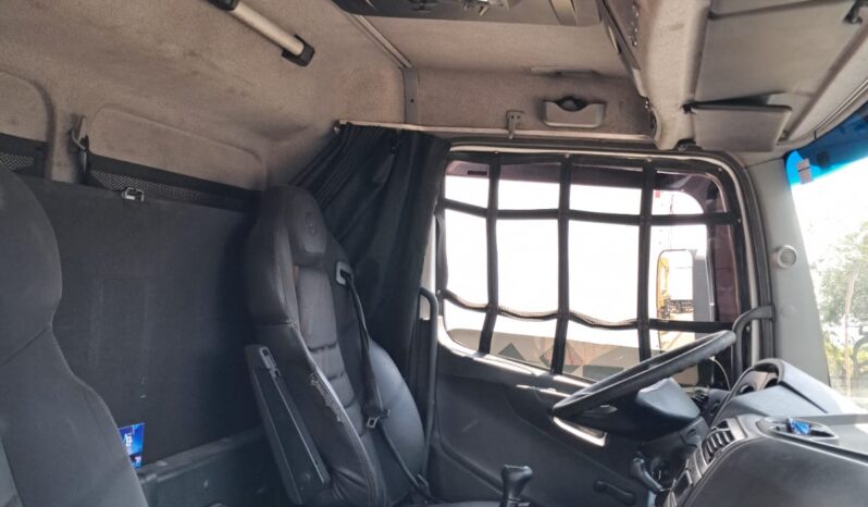 MB ATEGO 2426 6X2 Baú Carga Seca – (2019) completo