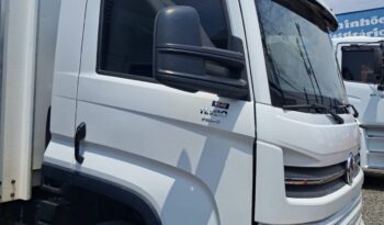 VW 11.180 PRIME 4X2 Baú Sider – (2022) completo