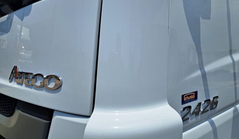 MB ATEGO 2426 6X2 Baú Carga Seca – (2019) completo