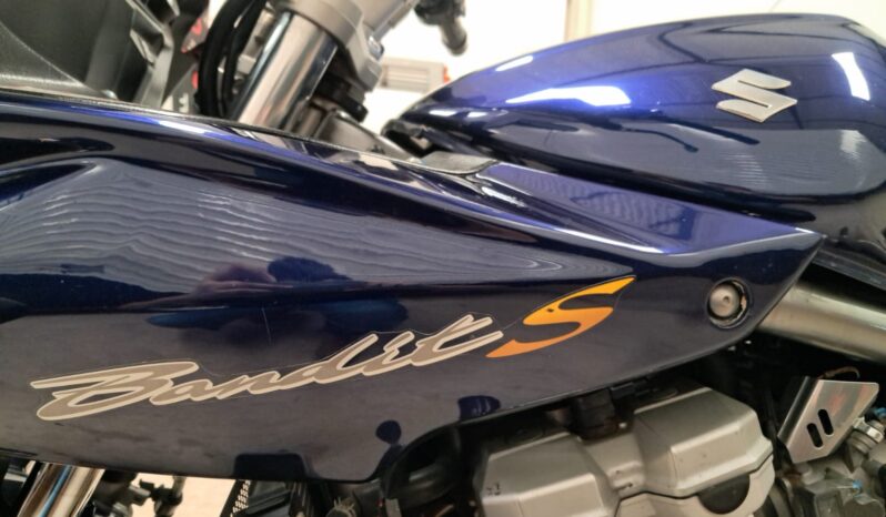 Suzuki Bandit 650S – (2010) completo