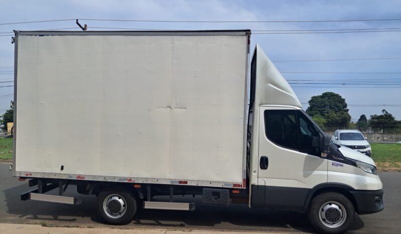 Iveco Daily 35.150 Baú Carga Seca – (2022) completo