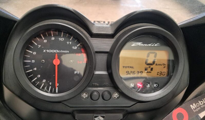 Suzuki Bandit 650S – (2010) completo