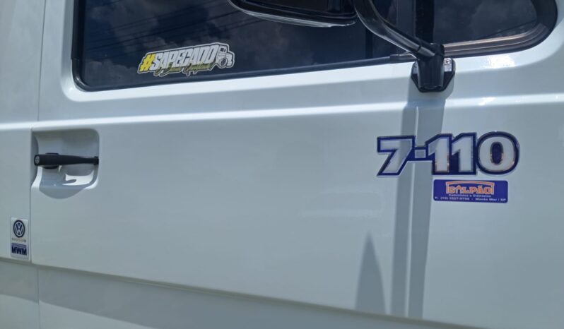 VW 7.110 Baú Carga Seca/Plataforma – (2004) completo