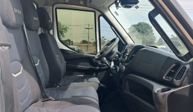 Iveco Daily 35.150 Baú Carga Seca – (2022) completo