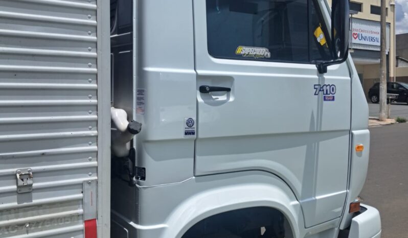 VW 7.110 Baú Carga Seca/Plataforma – (2004) completo