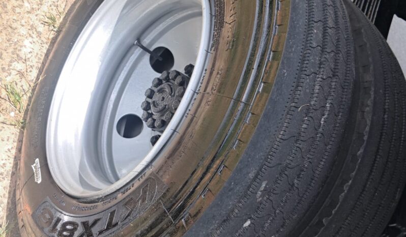 VW 7.110 Baú Carga Seca/Plataforma – (2004) completo