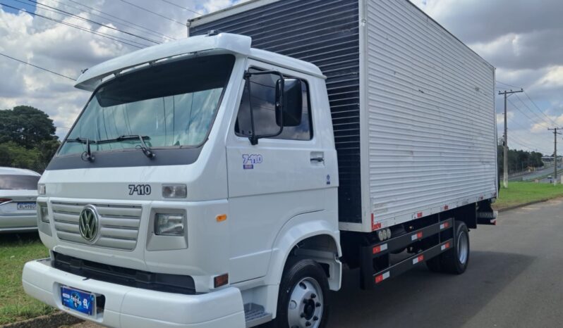 VW 7.110 Baú Carga Seca/Plataforma – (2004) completo