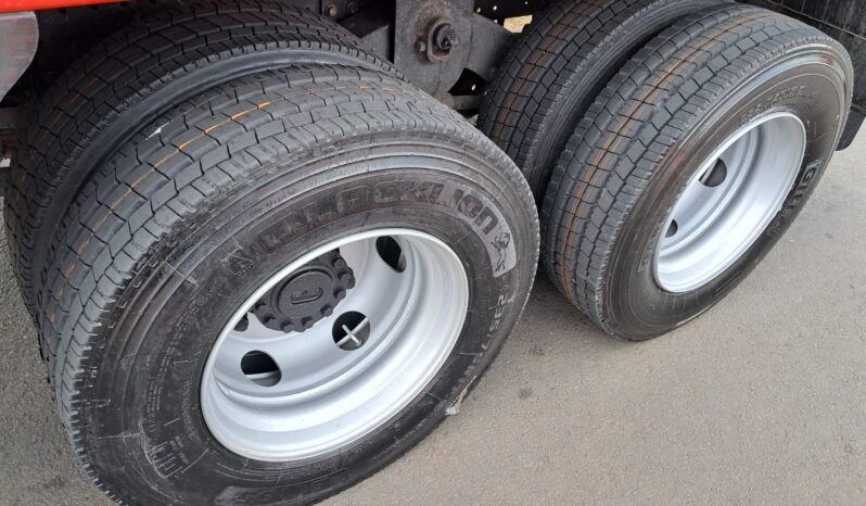 VW 13.180 6X2 DRC Síder de Bebidas – (2022) completo