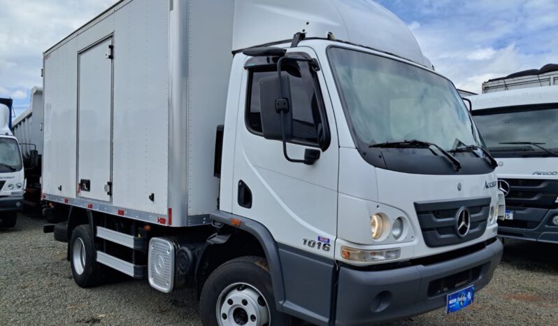 MB Accelo 1016 4X2 CE Baú Carga Seca VUC – (2021) completo