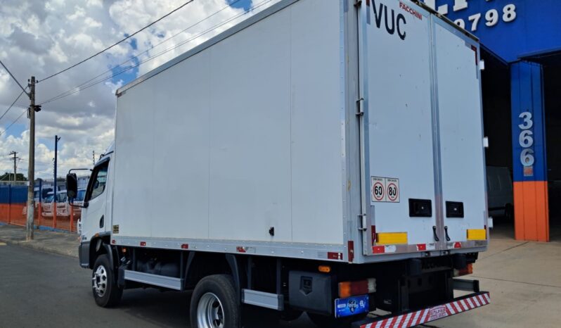 MB Accelo 1016 4X2 CE Baú Carga Seca VUC – (2018) completo