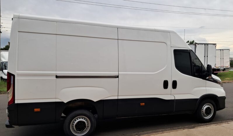 IVECO Daily 30-130 Gran Furgone 4X2 – (2022) completo