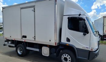MB Accelo 1016 4X2 CE Baú Carga Seca VUC – (2018) completo