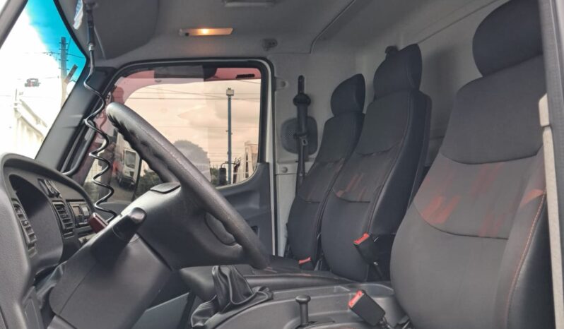 MB Accelo 1016 4X2 CE Baú Carga Seca VUC – (2021) completo