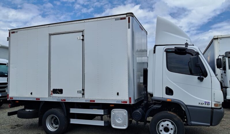 MB Accelo 1016 4X2 CE Baú Carga Seca VUC – (2021) completo
