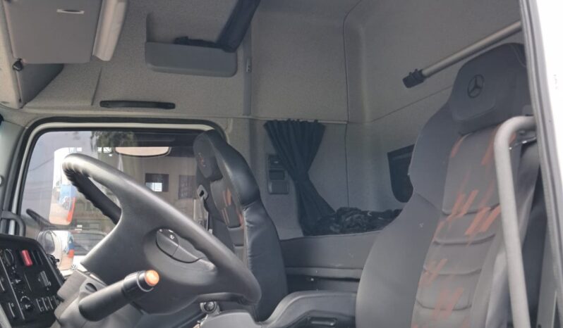 MB Atego 2430 6X2 Cabine Leito – Baú C.Seca – (2021) completo