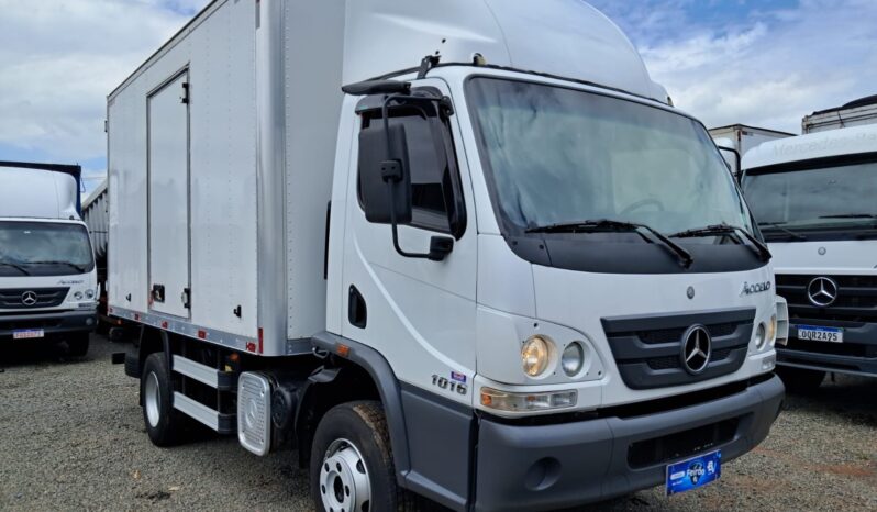 MB Accelo 1016 4X2 CE Baú Carga Seca VUC – (2021) completo