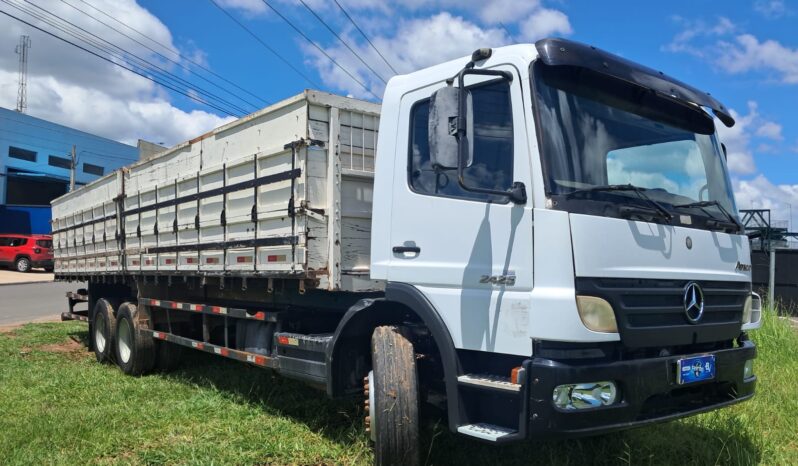 MB Atego 2425 6X2 C.Graneleira – (2011) completo