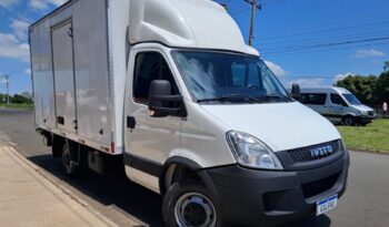 Iveco Daily 35S14 Baú Carga Seca – (2019) – COM PLATAFORMA ELEVATÓRIA completo