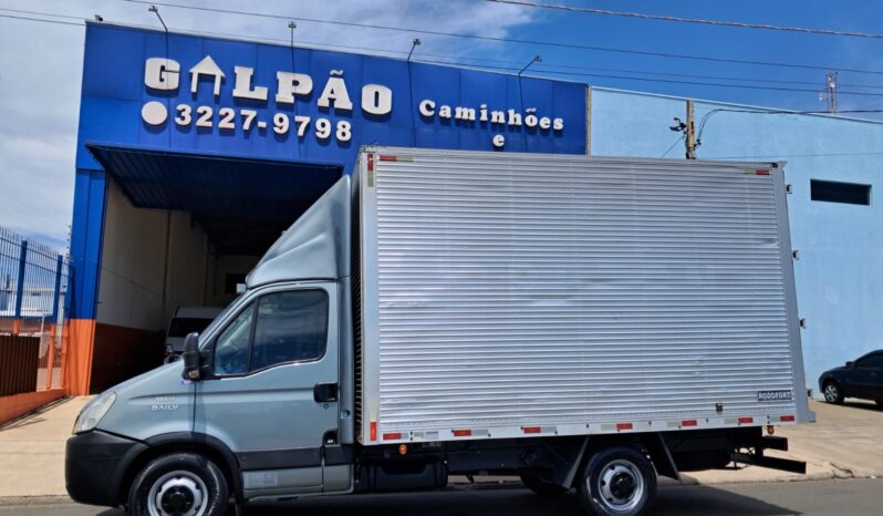 Iveco Daily 35S14 Baú Carga Seca – (2015) completo