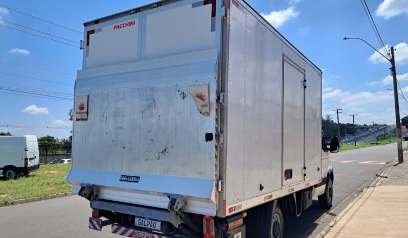Iveco Daily 35S14 Baú Carga Seca – (2019) – COM PLATAFORMA ELEVATÓRIA completo