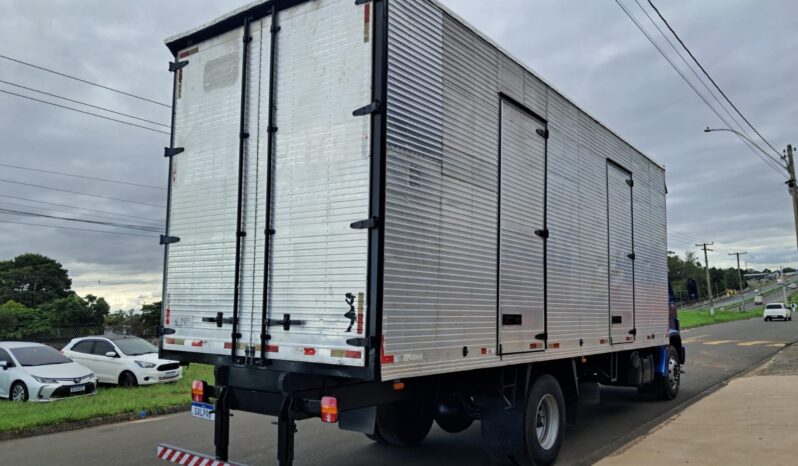 VW 13.180 Worker 4X2 TOCO BAÚ – (2000) completo