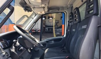 Iveco Daily 35S14 Baú Carga Seca – (2019) – COM PLATAFORMA ELEVATÓRIA completo