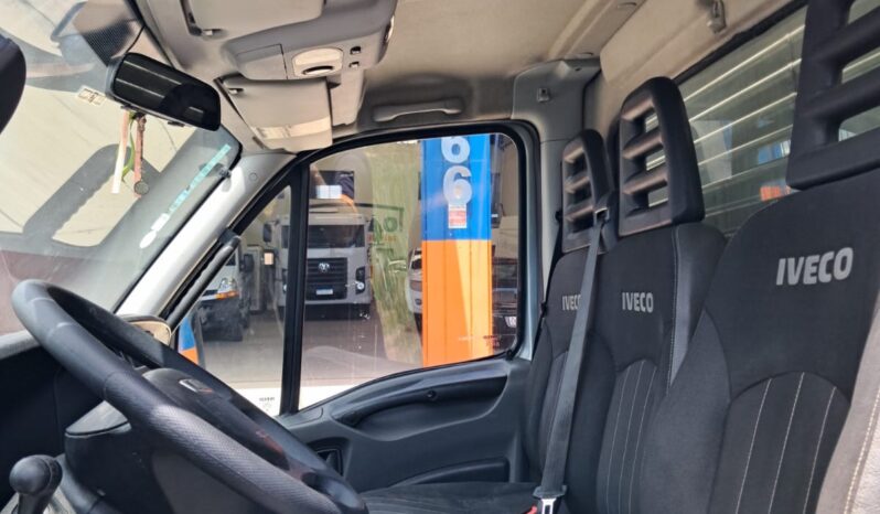 Iveco Daily 35S14 Baú Carga Seca – (2015) completo