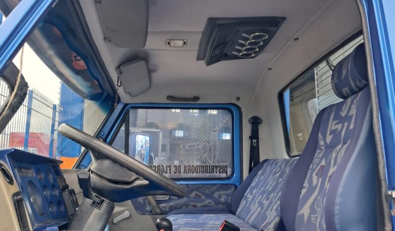 VW 13.180 Worker 4X2 TOCO BAÚ – (2000) completo