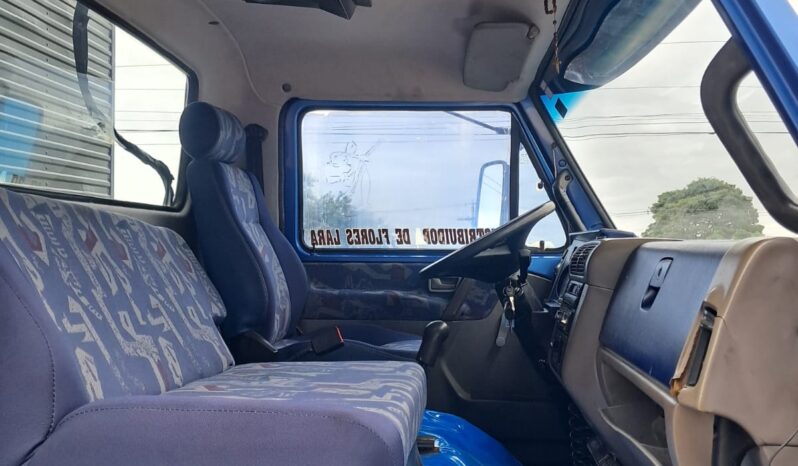 VW 13.180 Worker 4X2 TOCO BAÚ – (2000) completo