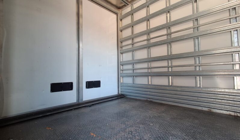 Iveco Daily 35S14 Baú Carga Seca – (2019) – COM PLATAFORMA ELEVATÓRIA completo